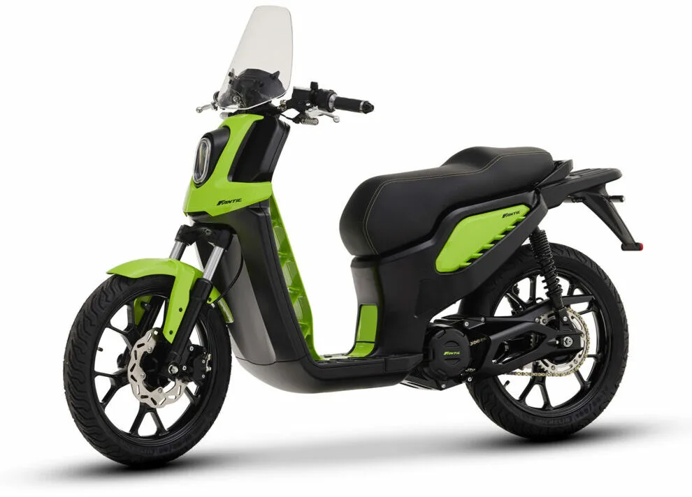 Fantic E Scooter Ciclomotor El trico 2024